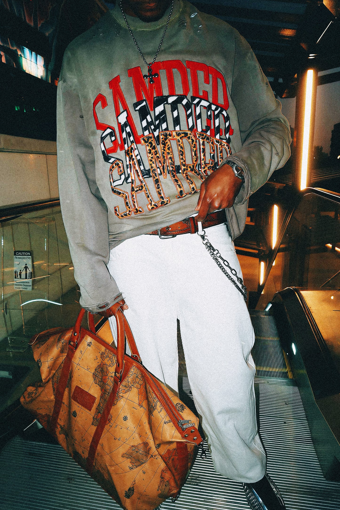 “SAFARI” SAMBER LOGO DISTRESS CREWNECK