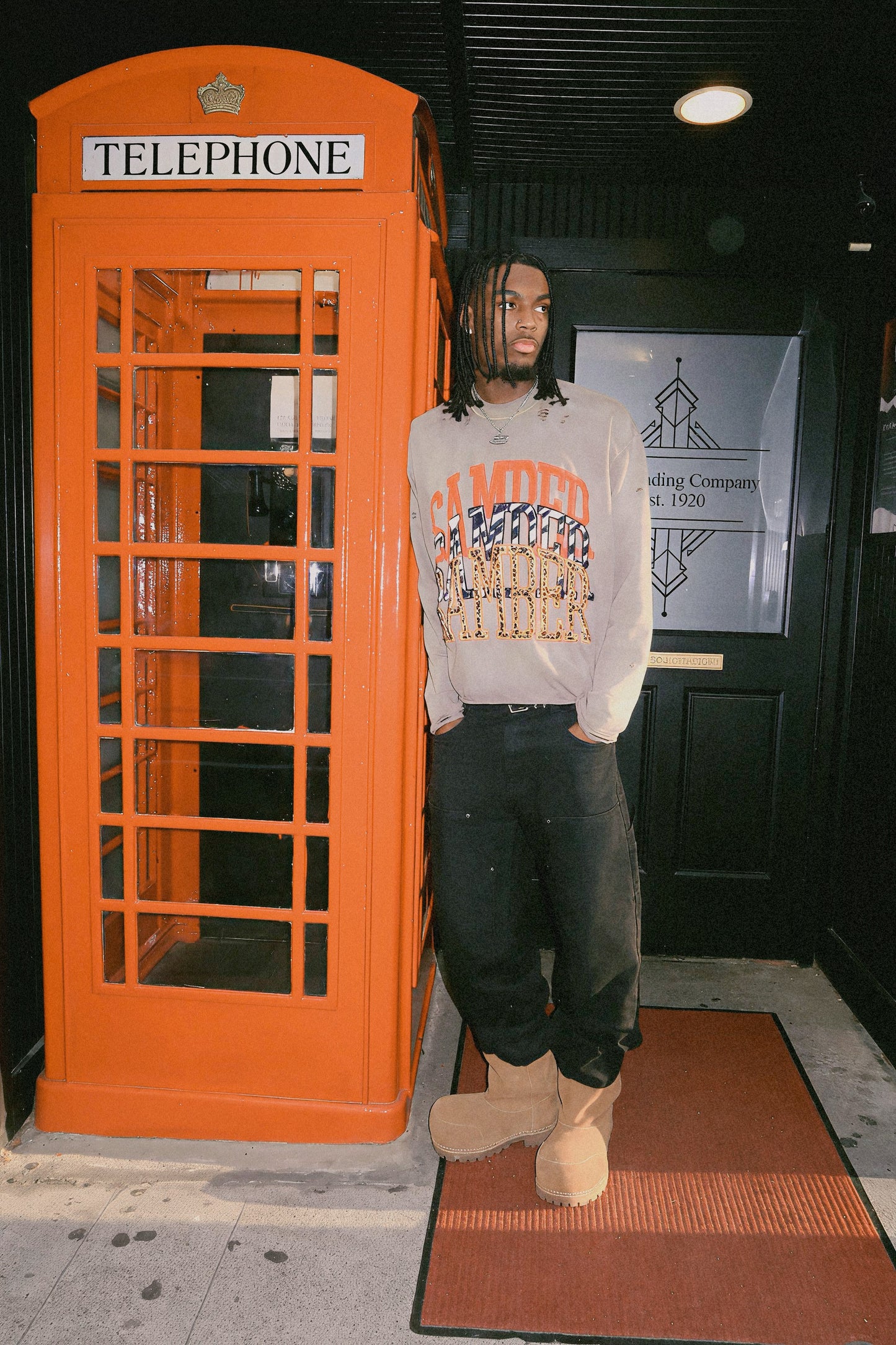 “SAFARI” SAMBER LOGO DISTRESS CREWNECK